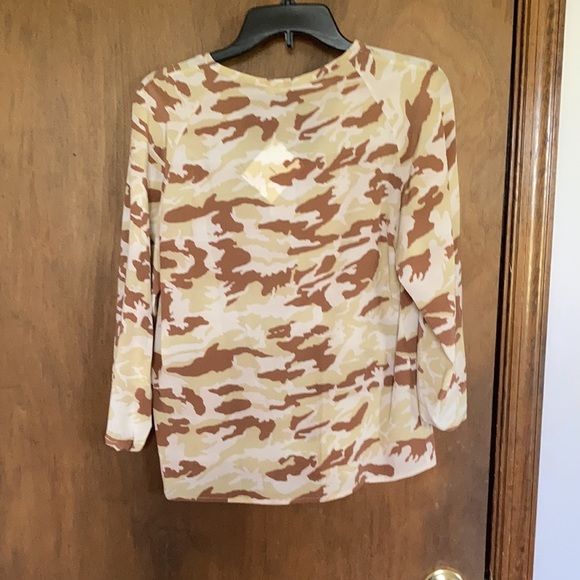 Tucker camo silk blouse ties at neckline size XS - Picture 11 of 14